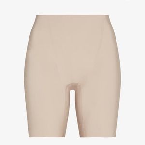 Commando Zone Smoothing Short